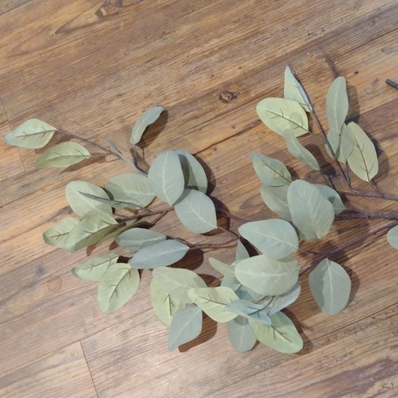 FLORALS - Picture 4 of 4